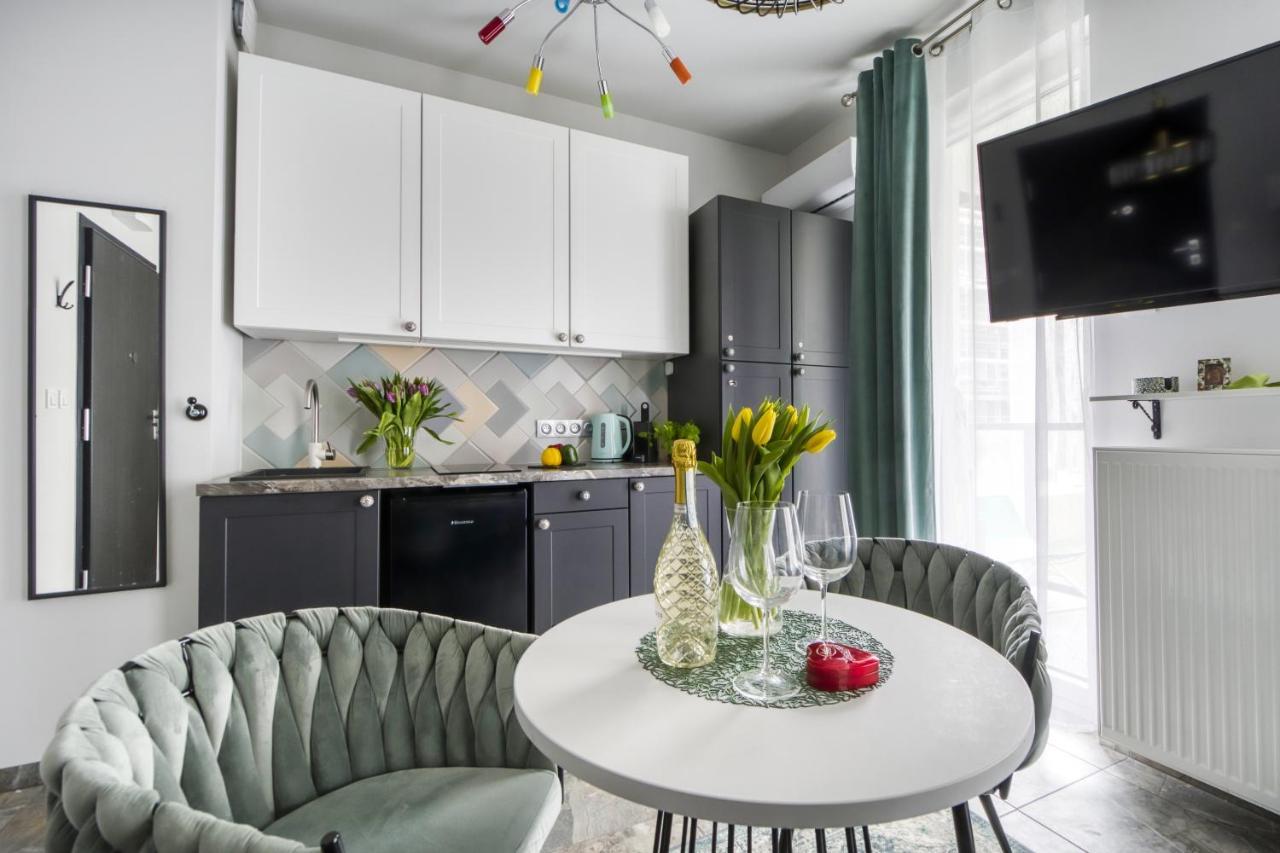 Apartamenty Metropark Krzemieniecka-Lux Warszawa Eksteriør billede